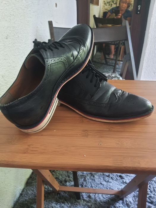 Pantofi adolescenți mărimea 39