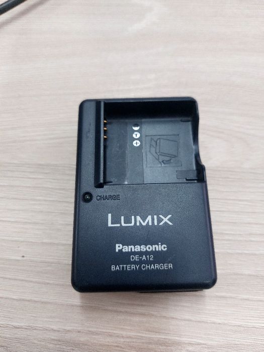 Продам зарядное устройство от фотоаппарата Panasonic Lumix