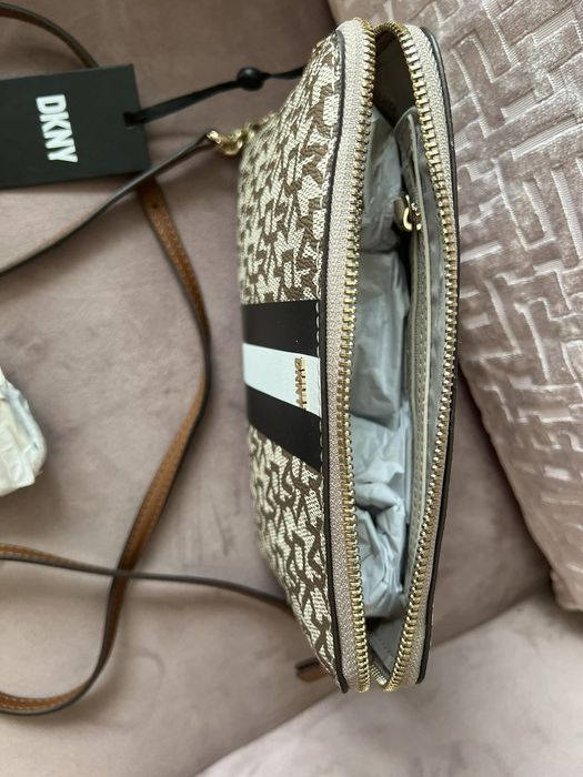 DNKY Маркова чанта , малка