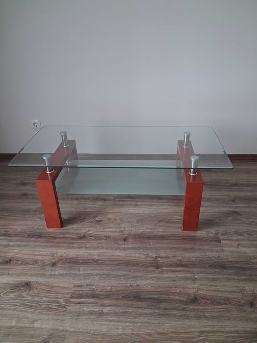 Гардероб, холна секция, маса