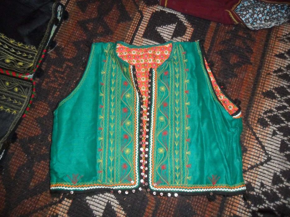 Елек бродиран на ръка/ антика