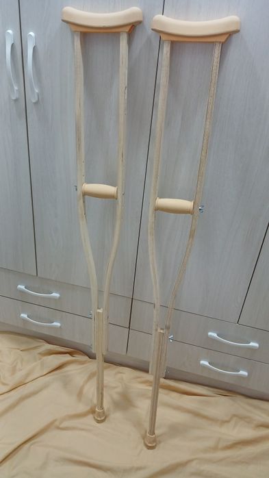 Продам срочно костыли подмышечные