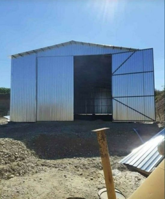 Vând hala metalica 10x25 din profile acoperita  cu tabla