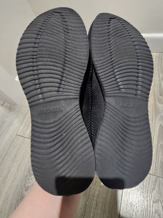 Продаю кроссовки Skechers