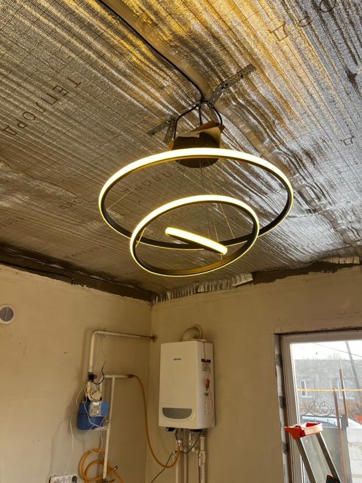 Продается люстра