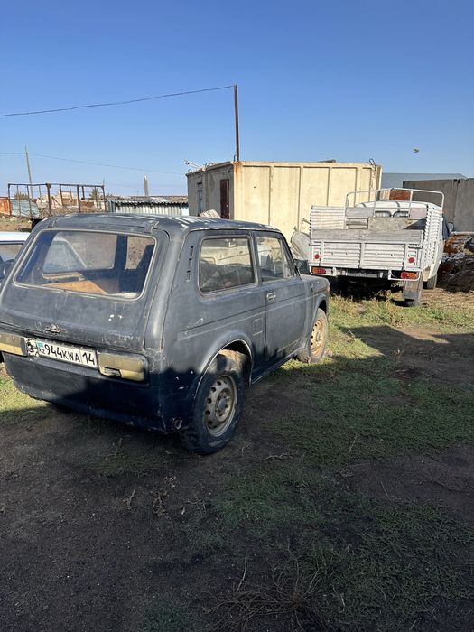 Продам ниву  на ходу срочно