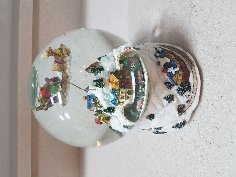 Снежный шар (музыкальный)