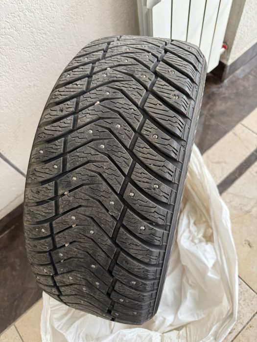 Продам шины 245 45 R18