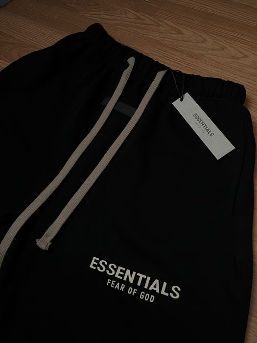 Pantaloni scurti Essentials