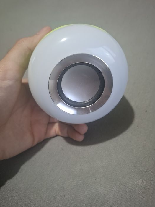 Продавам Music Bulb