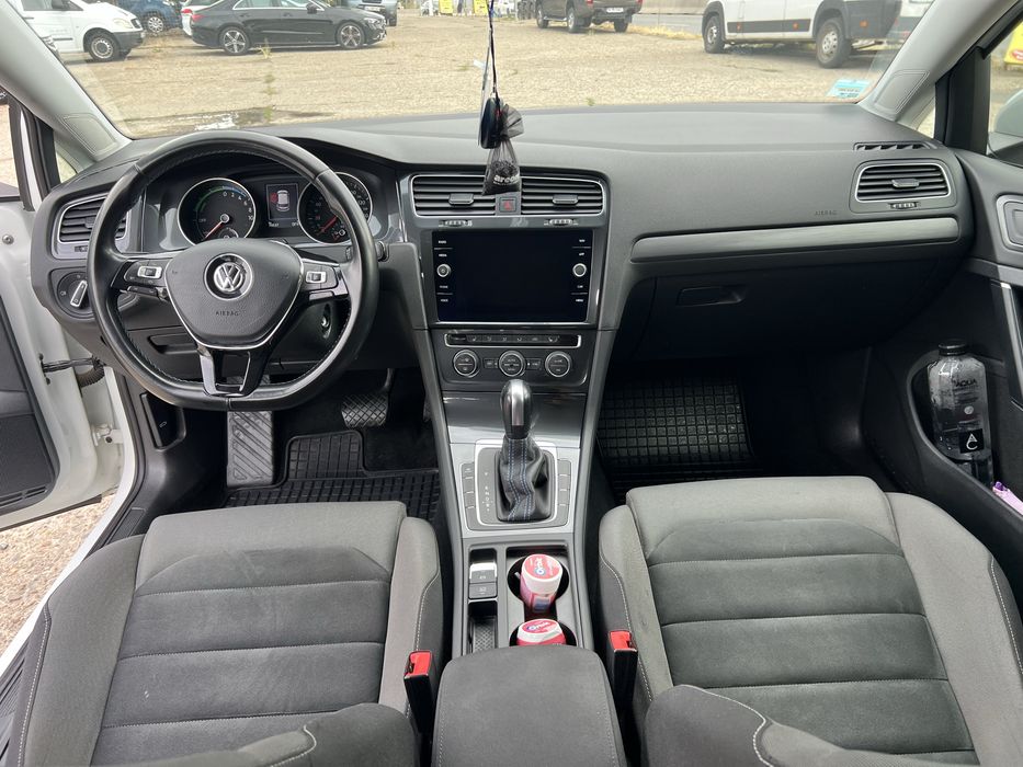 Volkswagen E-golf 100% electric 36kw 136cp