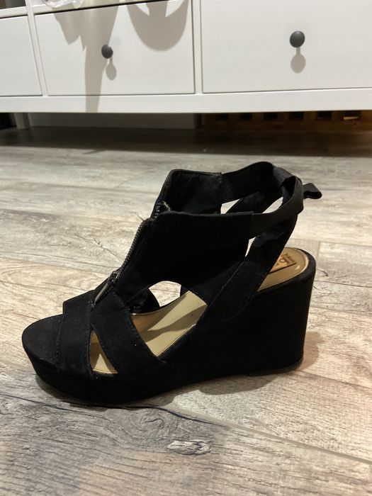 Босоножки BERSHKA 37