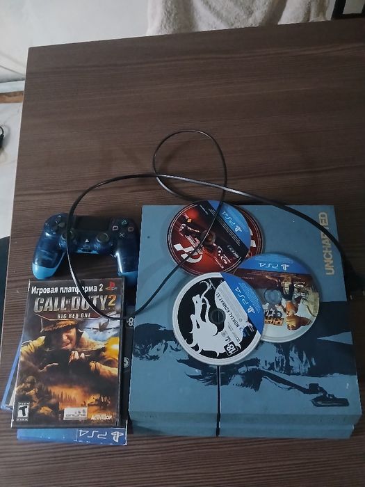 Sony ps 4 uncharted.