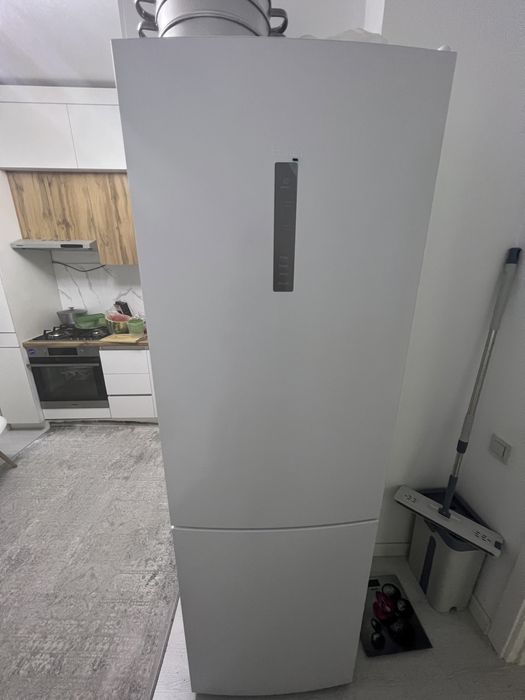 Холодильник почти новый