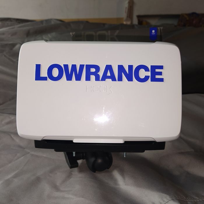 Эхолот LOWRANCE Hook Reveal 7xTS.