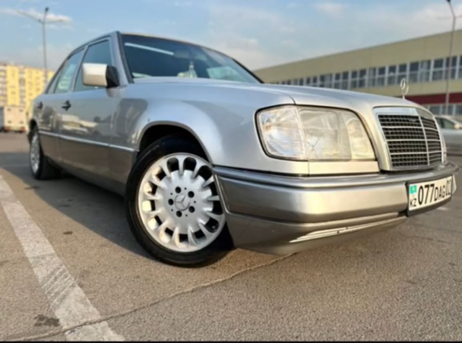 Продам автомобиль мерседес w124