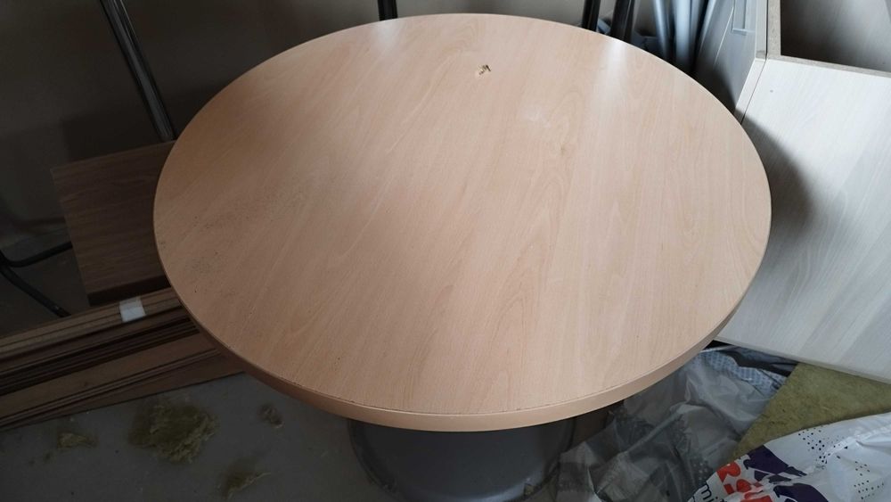 Маси кръгла ф-90см и квадратна 80/80см с метален крак