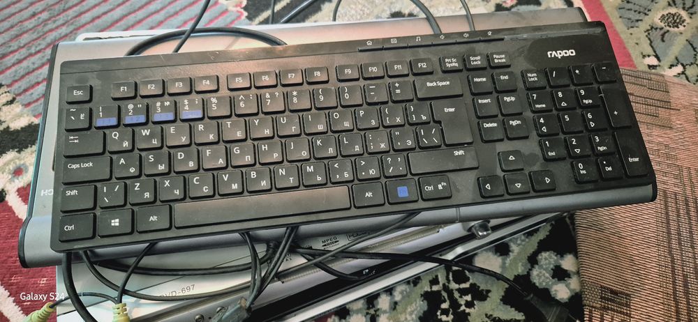 Клавиатура ва двд плеер.