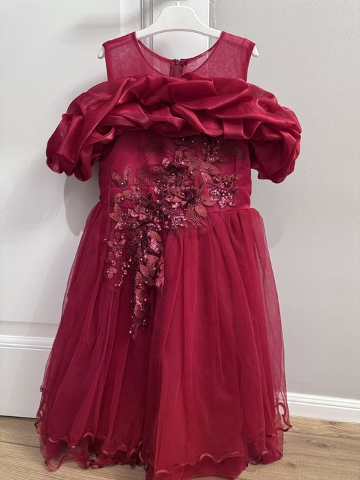 Нарядное платье для девочки