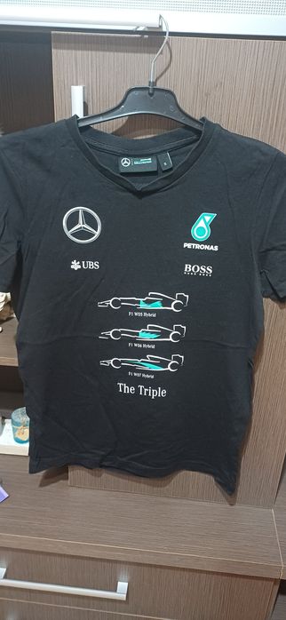 Vand tricou negru barbati stare buna