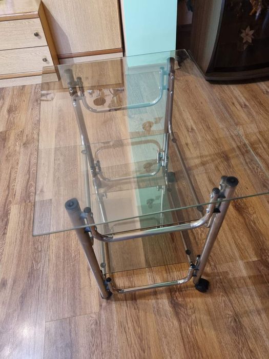 Стъклена холна масичка