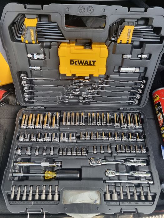 Trusa Dewalt 142 piese