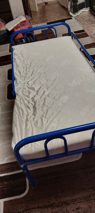 Детская кровать в хорошем состоянии