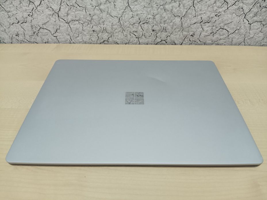 Microsoft Surface 13,5" 2K TouchScreen/Core™ i7-8650U/16GB/512GB NVMe!