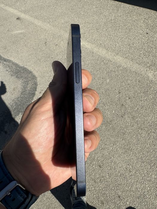 iPhone 12 128GB 85% батерия Много добро състояние.