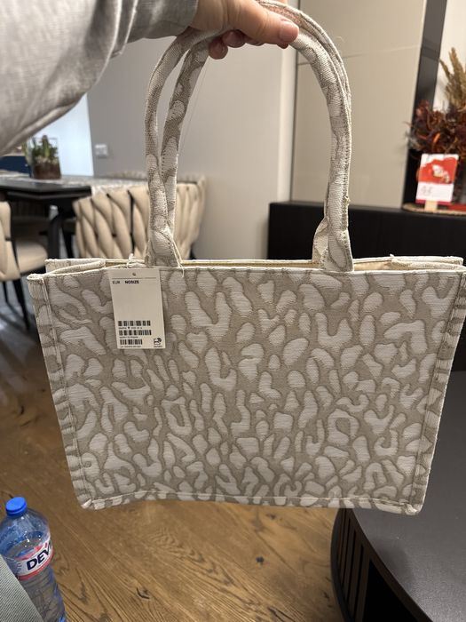 Чисто НОВА чанта H&M