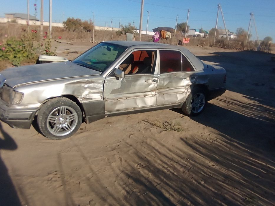 Машина Мерседес бенс