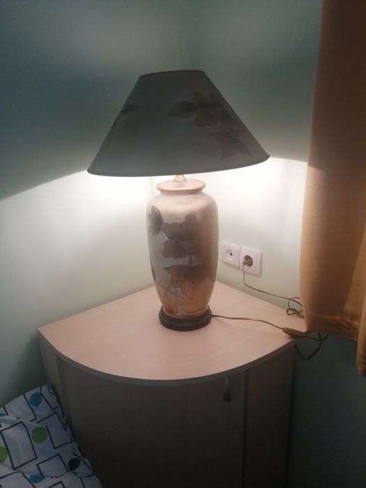 Стилна стайна лампа