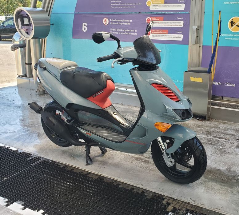 Scuter aprilia sr50