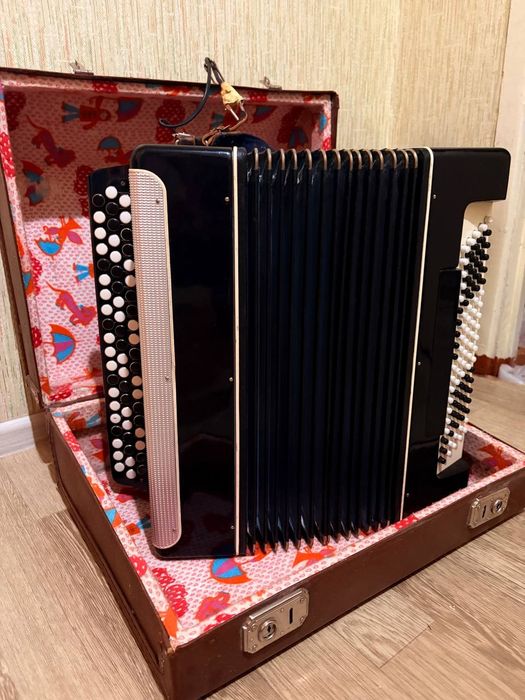 Продам баян "Восток" 1970