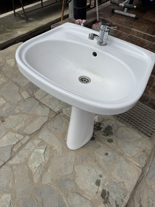 Chiuveta baie cu baterie si furtune