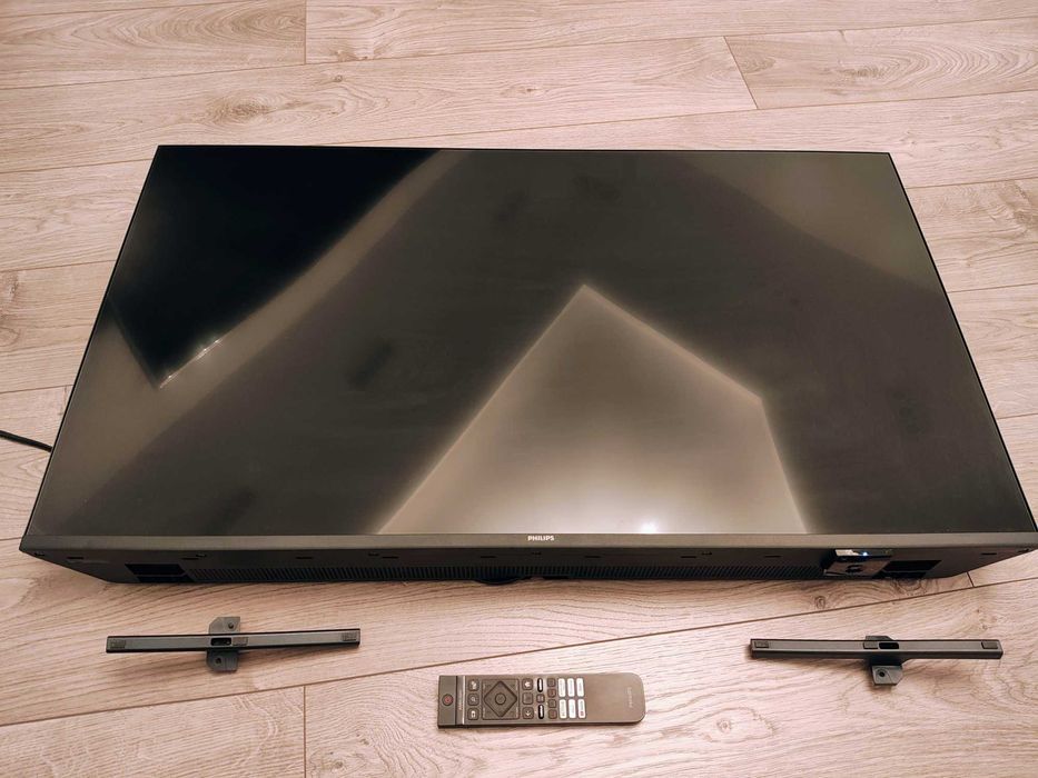 Televizor functional LED Smart PHILIPS , Ultra HD 4K, 108cm, ecran fisurat
