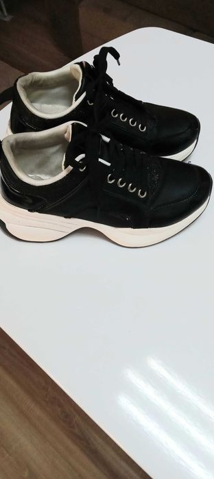Дамски сникърси,черни,кожа и лак