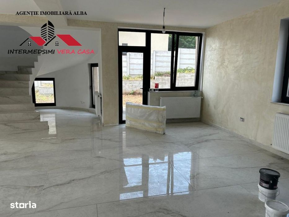 Casa noua 4 camere, 2 bai de vanzare Alba - Cetate in spate la Piata