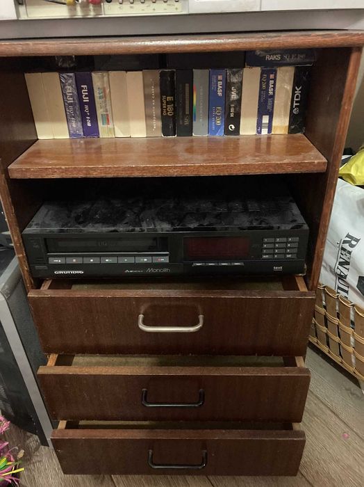 Тъмен Дървен TV шкаф