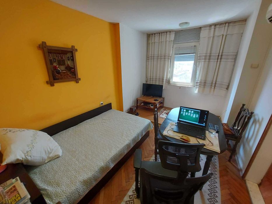 Продава се Тристаен апартамент в Търговище, Център - 73 кв.м за 1174 €/кв.м - Снимка #2