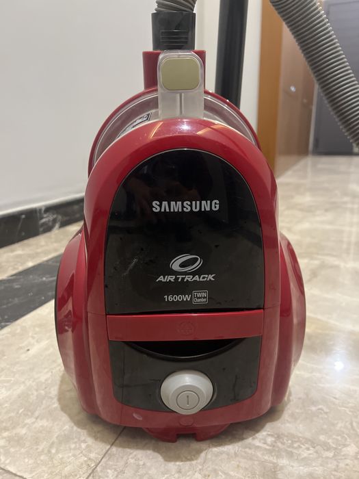 Мощный пылесос Samsung Air Track 1600W
