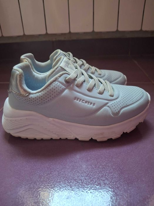 Pantofi sport Skechers 29 + cadou sandale Decathlon / Mc Kinley 30