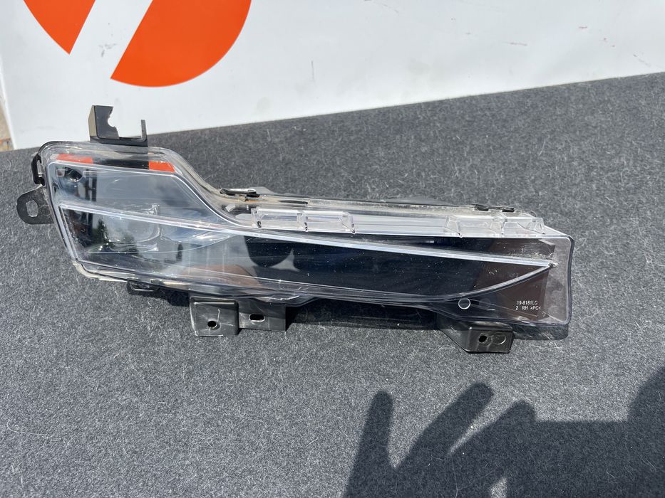 3 броя халоген Model 3