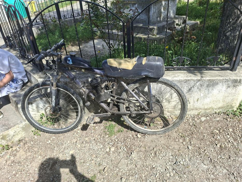 Scuter 100cc .....