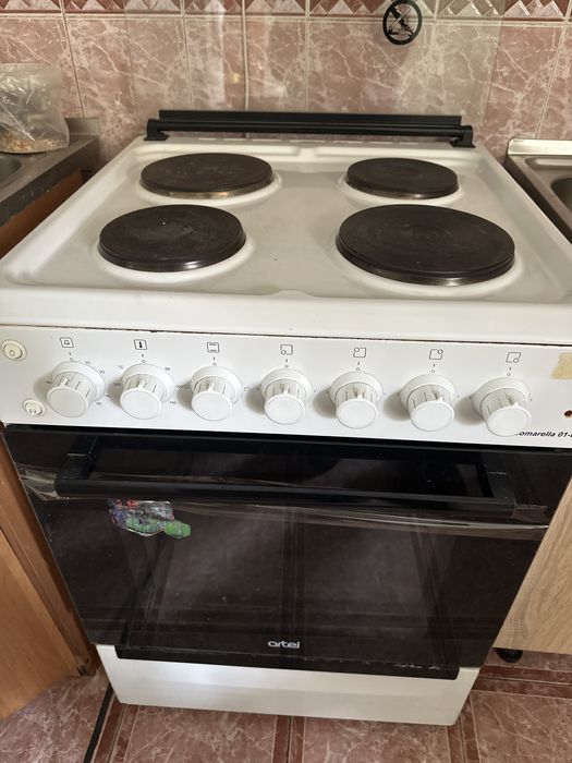 Продам плиту электрическую