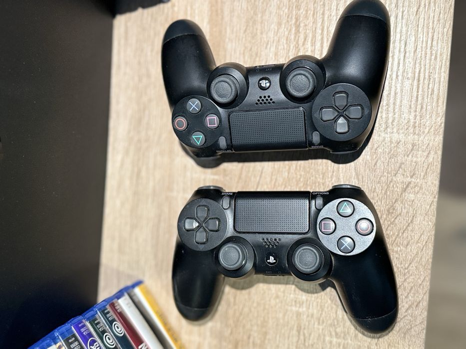 PS4 Slim 500 gb +17 jocuri+2 manete OFERTĂ!!!