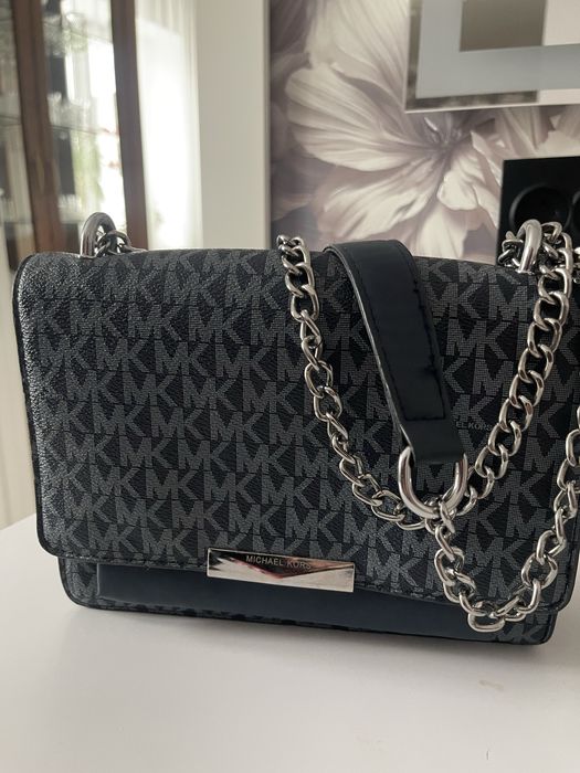 Продам сумку от michael kors
