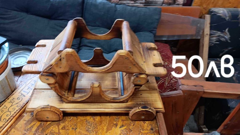 Продавам дървени стойки за вино,декоративни лампи,тоалетки,кладенчета