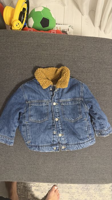 Geaca de blugi Zara, groasa, pentru 18-24 luni
