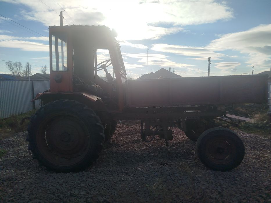 Продам трактор Т16